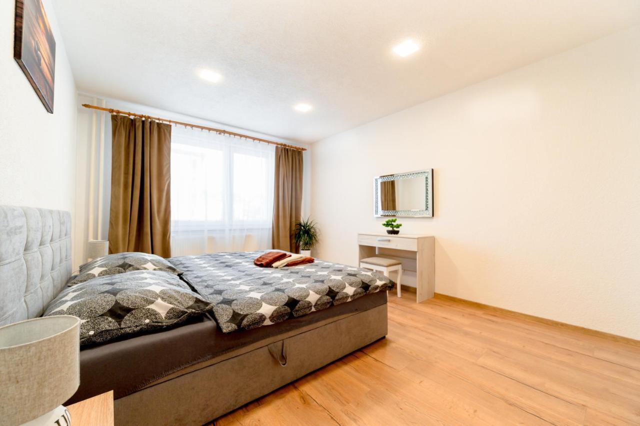 Apartman Discreet Kysucke Nove Mesto Экстерьер фото